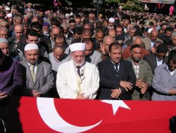 Şehitler için gıyabi cenaze namazı kılındı